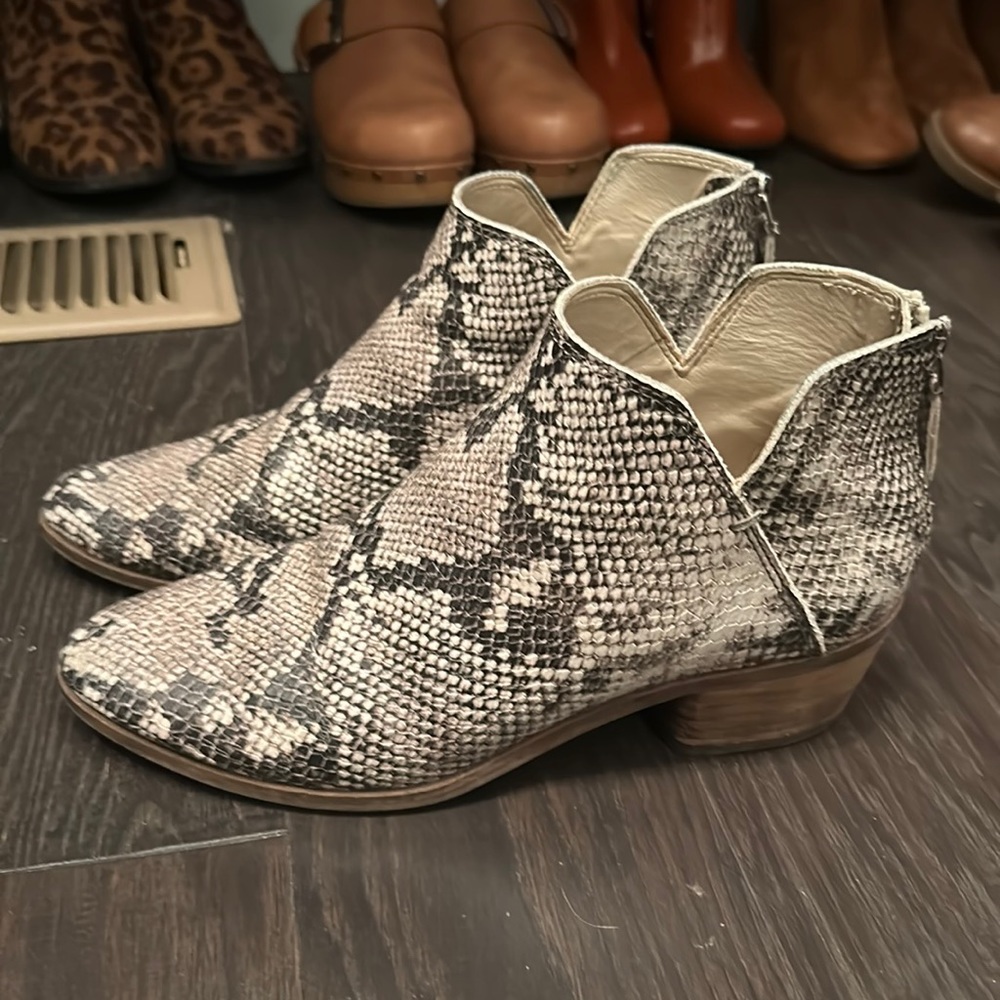 Dolce vita booties